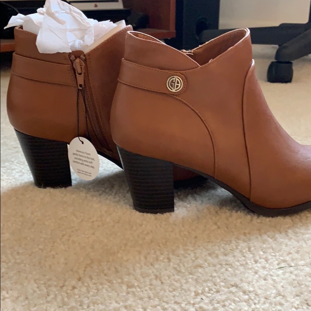 Giani Bernini Leather Tan boots